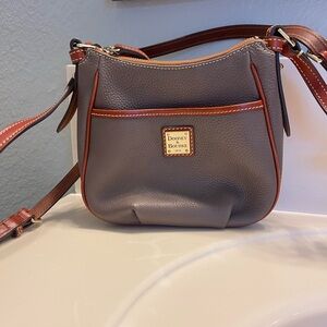Small Dooney & Bourke purse